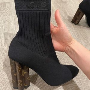 Authentic Louis Vuitton (LV) monogram socks boots. Size 38.